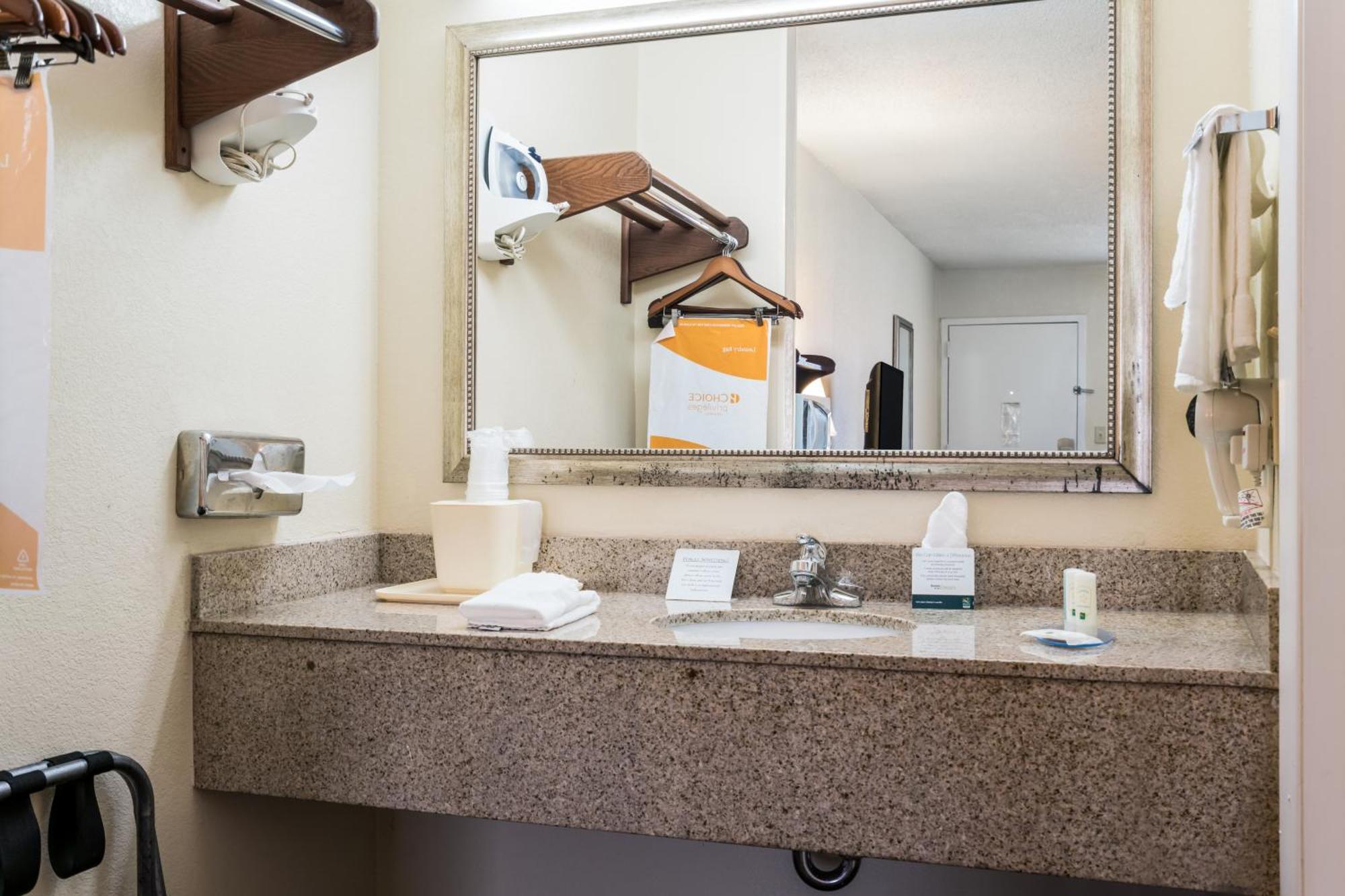 Quality Inn North Battleboro Buitenkant foto